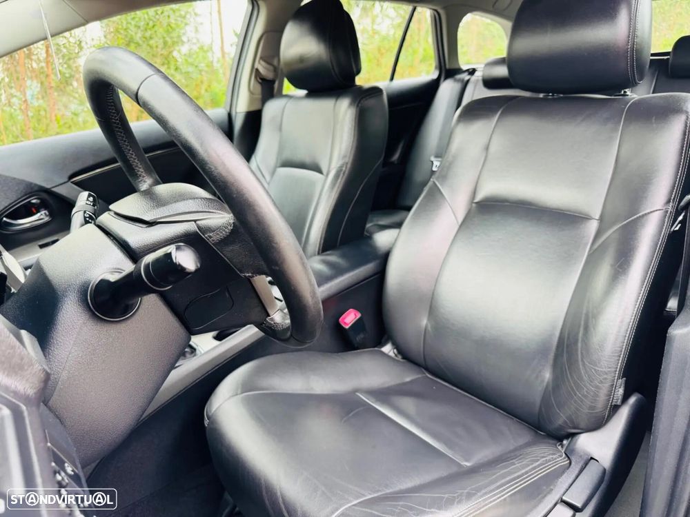 Toyota Avensis SW 2.0 D-4D Sp+EP+GPS - 18