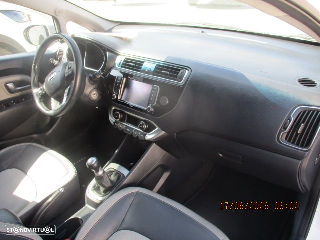 Kia Rio 1.2 Attract - 10