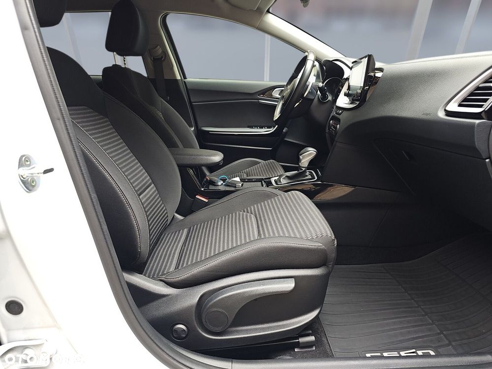 Kia Ceed 1.6 GDI PHEV L DCT - 9