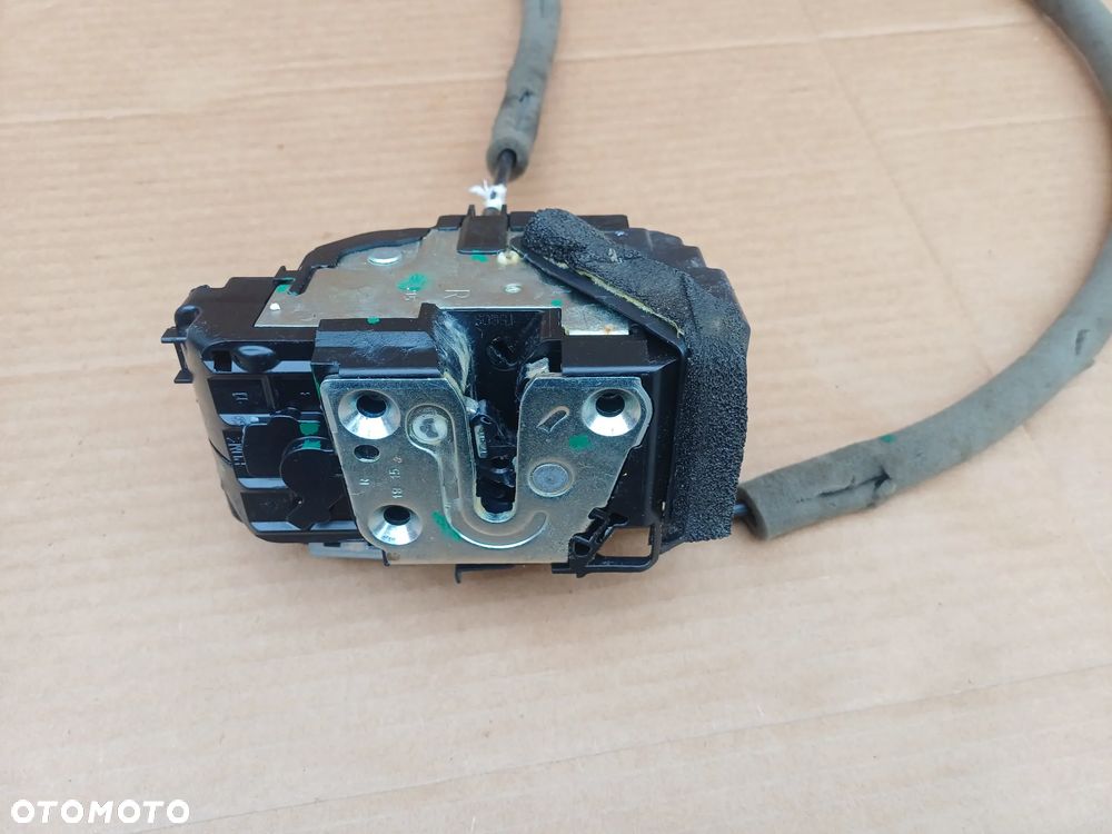 Zamek drzwi prawy przód Nissan Note II E12 3 Pin Europa