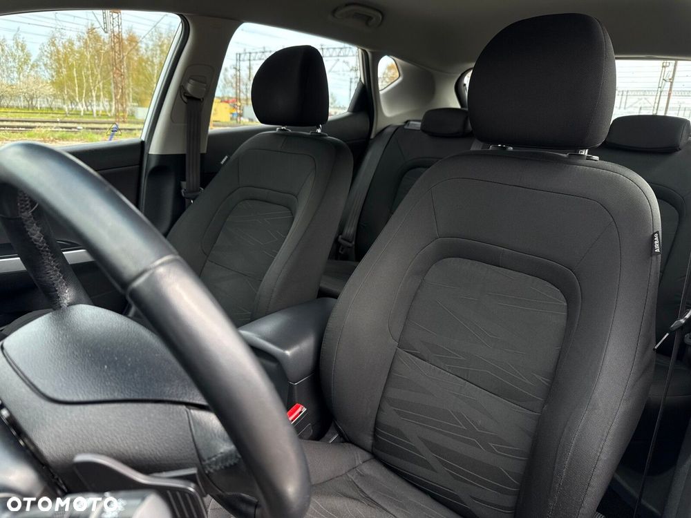 Kia Ceed - 14