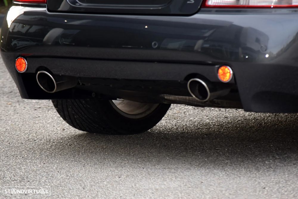 Aston Martin Vanquish - 22