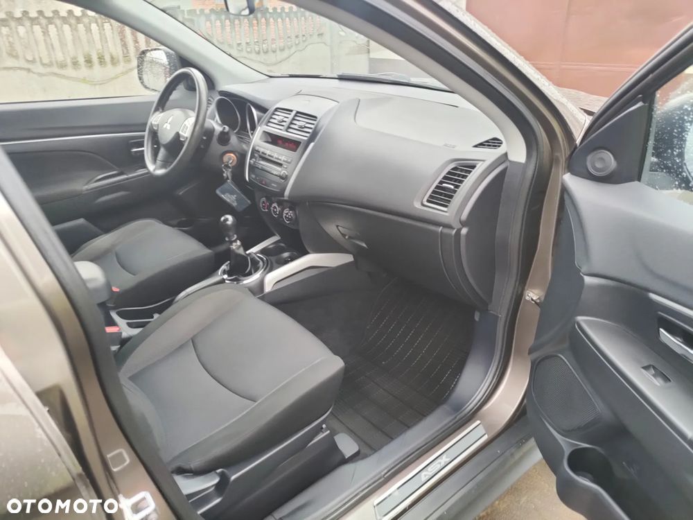 Mitsubishi ASX 1.8 DI-D 2WD Inform - 35