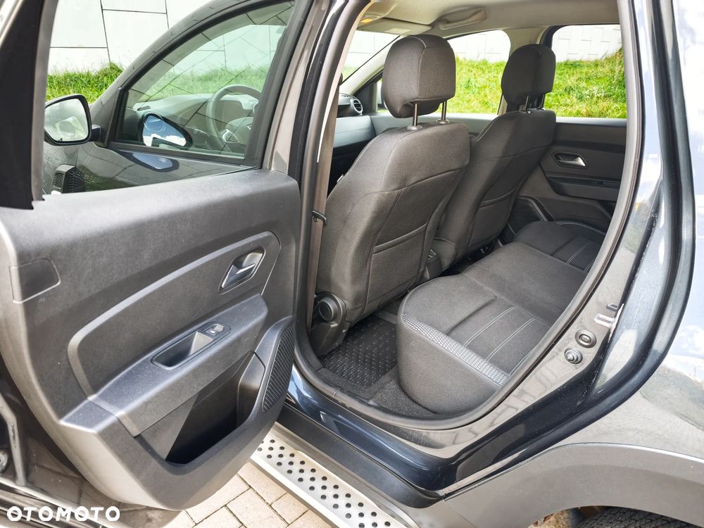 Dacia Duster 1.6 SCe Blackshadow S&S - 11