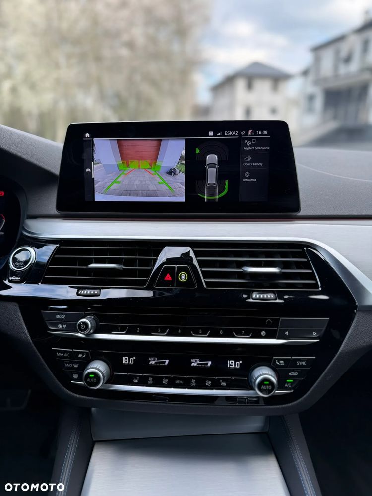 BMW Seria 5 530i xDrive M Sport sport - 17