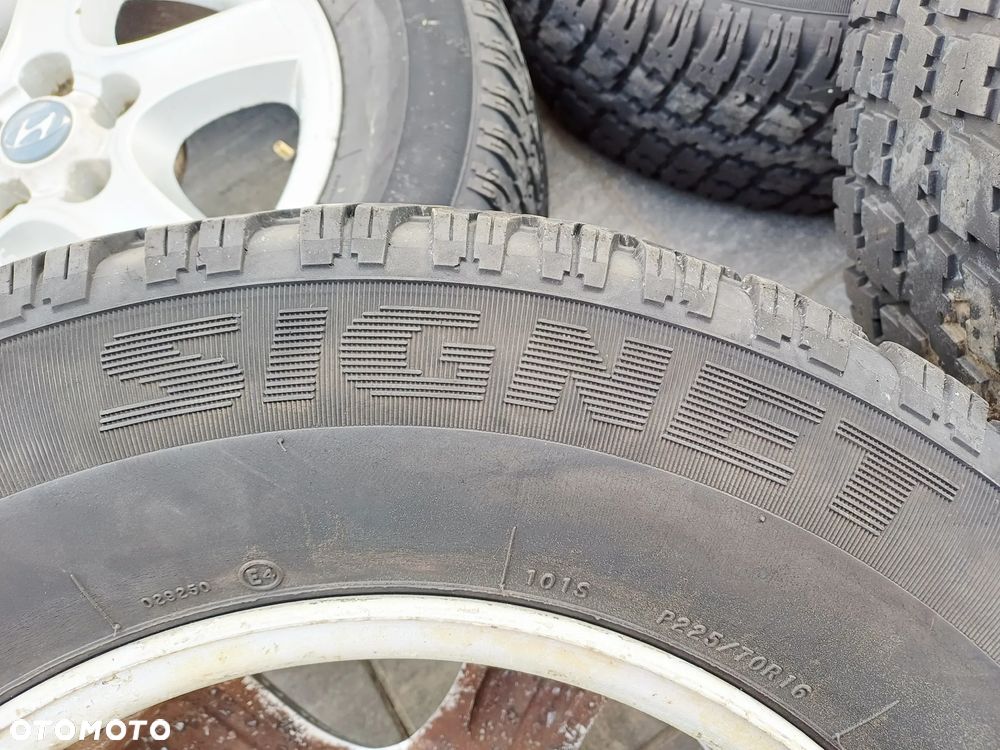FELIGI Z OPONAMI ALUMINIOWE HYUNDAI SANTEA FE I R16 5X114,3 ET46 67.1MM OPONY TERENOWE 225/70 ZIMA NR1 - 13