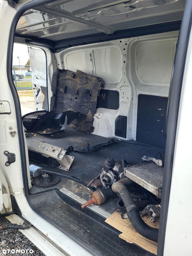 Opel Vivaro - 10