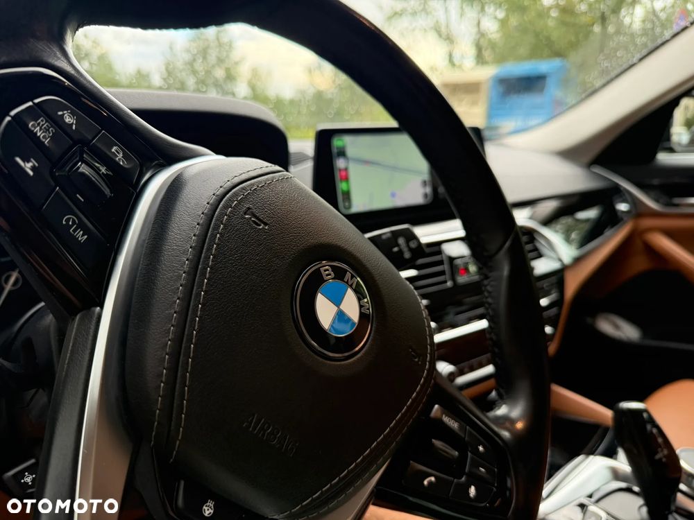 BMW Seria 5 530i xDrive Luxury Line - 18