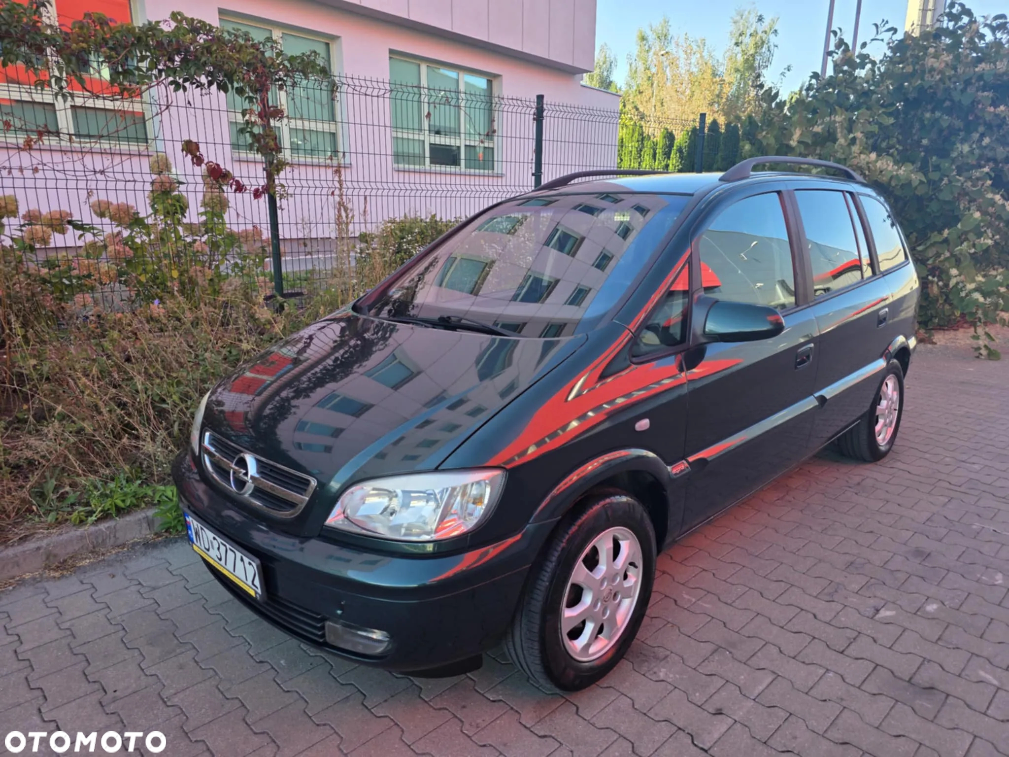 Opel Zafira 1.8 16V Elegance - 2