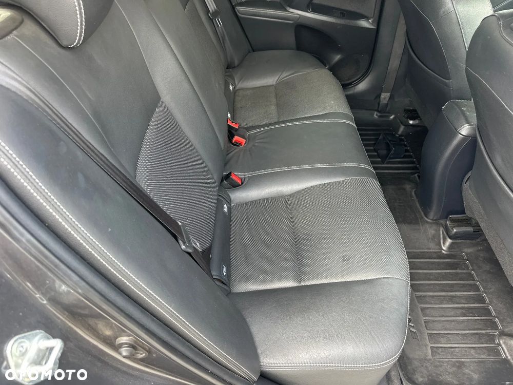 Toyota Avensis 2.0 D-4D Selection - 21