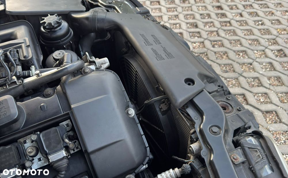 BMW Seria 3 325i - 22