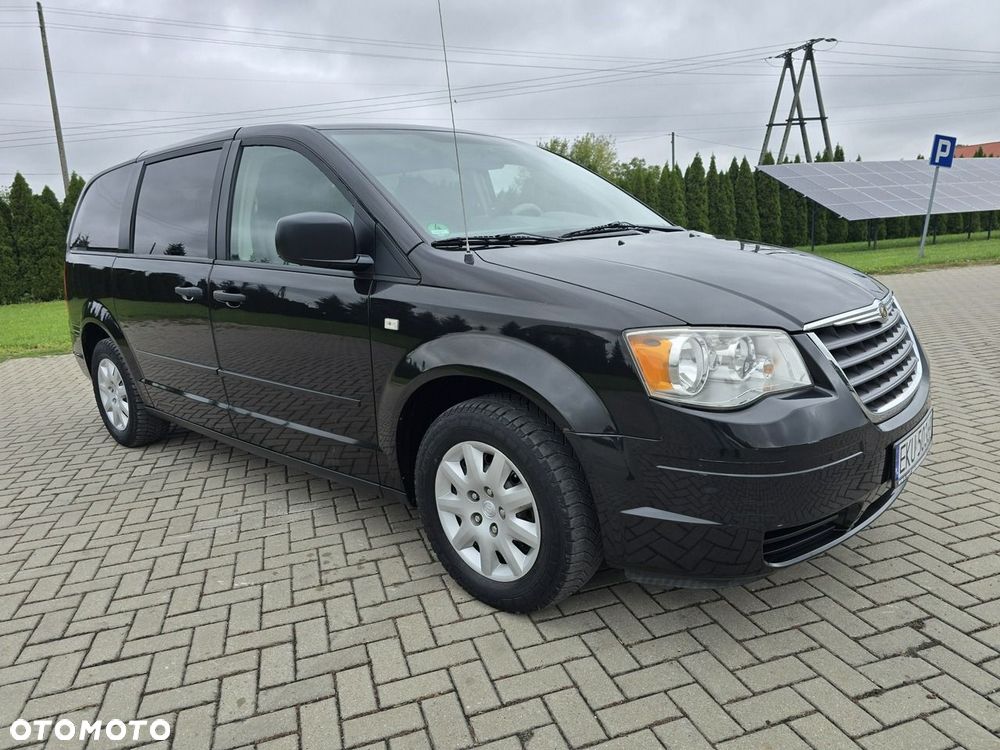 Chrysler Town & Country - 2