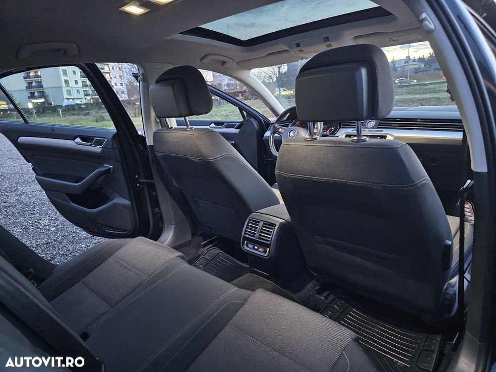 Volkswagen Passat Variant 1.6 TDI SCR DSG Comfortline - 9