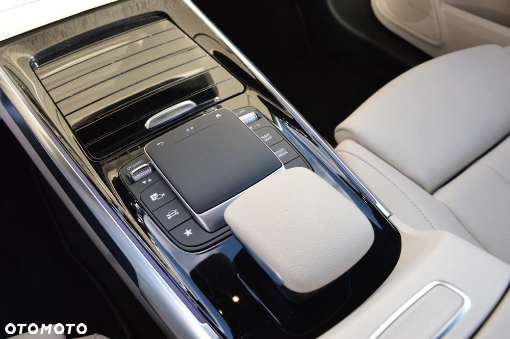 Mercedes-Benz GLB - 18