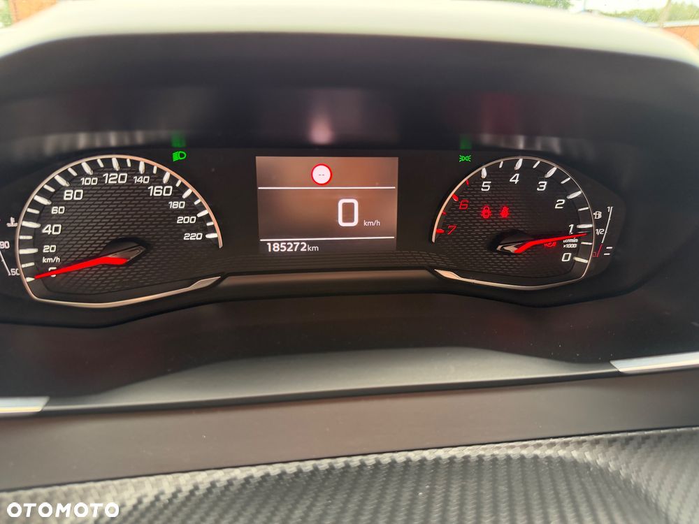 Peugeot 208 - 14
