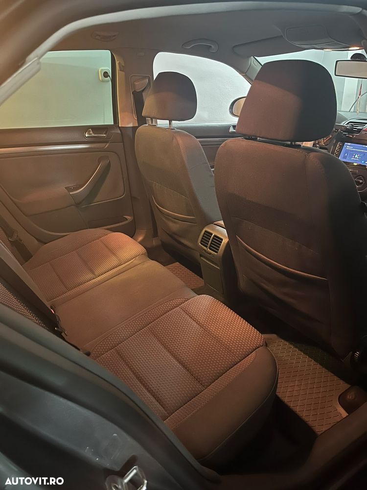 Volkswagen Jetta 1.9 TDI Comfortline - 9