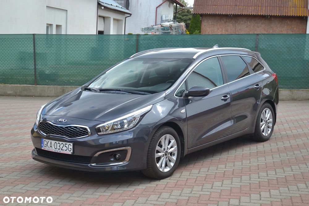 Kia Ceed 1.6 CRDi 136 ISG Dream Team Edition - 1