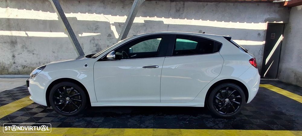Alfa Romeo Giulietta 1.6 JTDm Distinctive - 2
