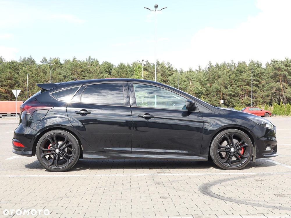 Ford Focus 2.0 EcoBoost ST mit Leder-Exclusiv-Paket - 13