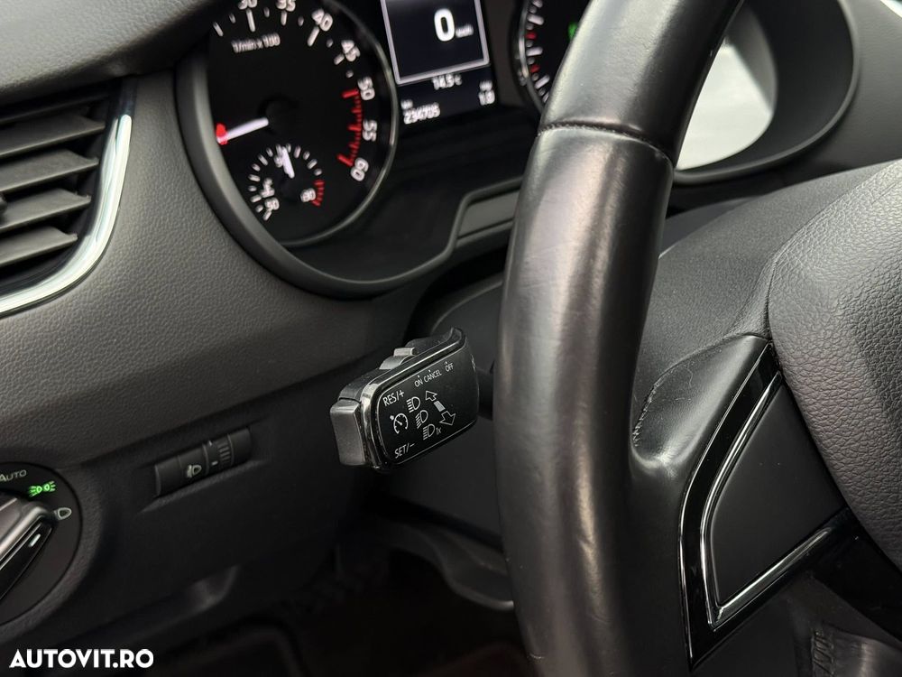 Skoda Octavia Combi 2.0 TDI DSG Premium Edition - 15