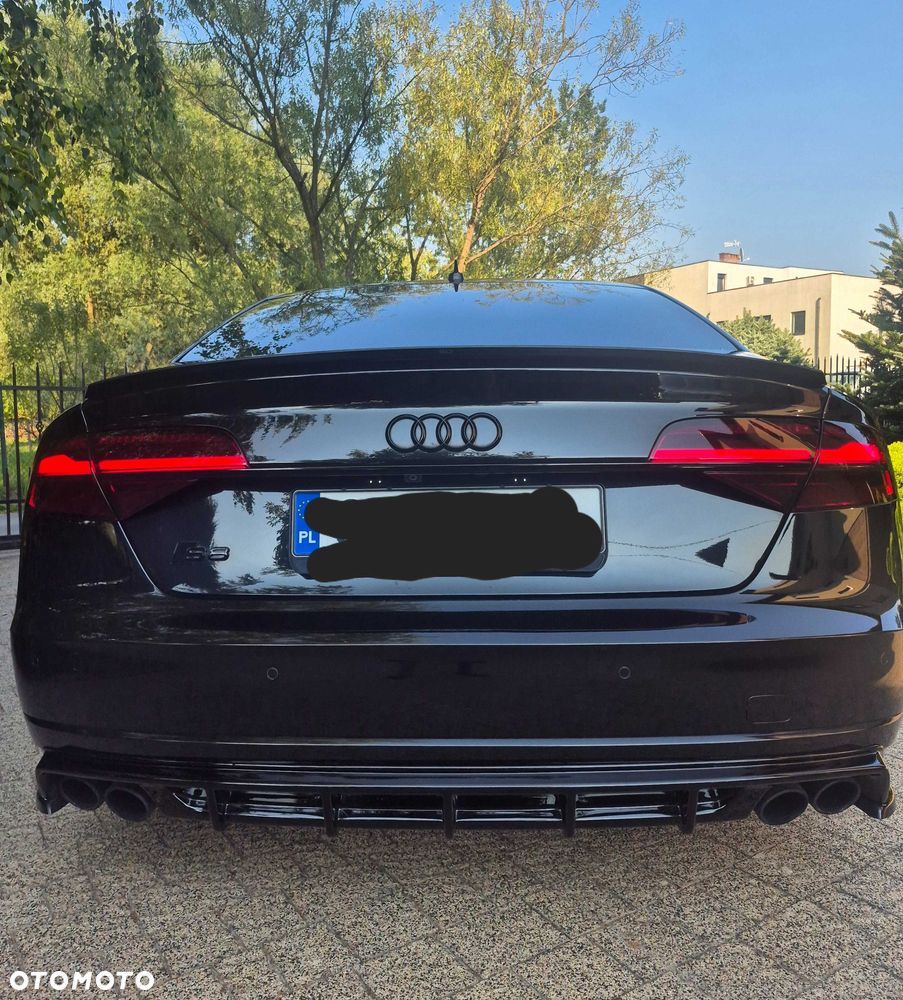 Audi S8 - 1