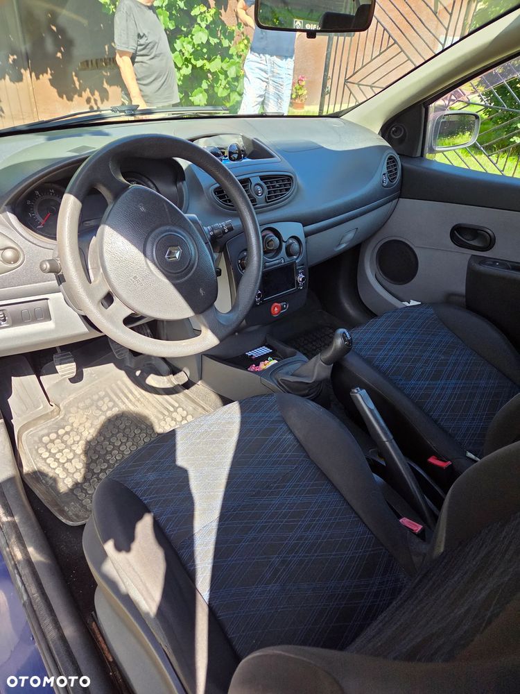 Renault Clio 1.4 16V Authentique - 6