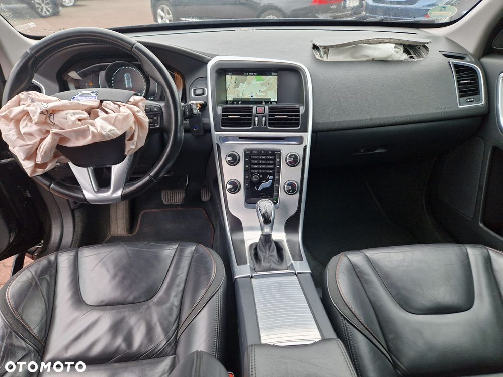 Volvo XC 60 D4 Drive-E Ocean Race - 11