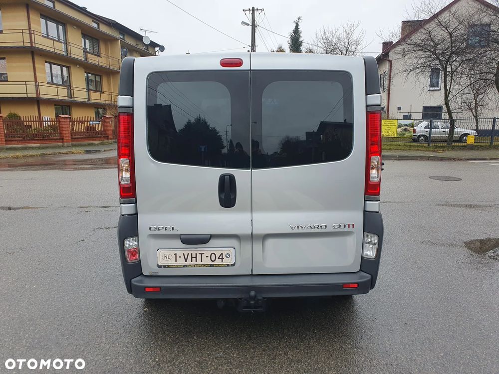Opel Vivaro - 11