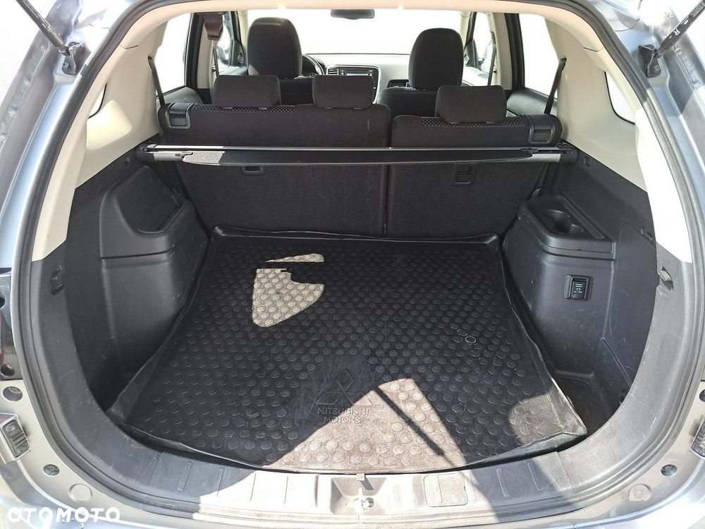 Mitsubishi Outlander 2.0 Instyle SDA 4WD CVT - 11