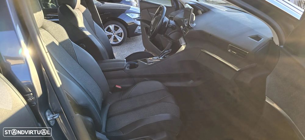 Peugeot 3008 Plug-In Hybrid 225 e-EAT8 Allure Pack - 57