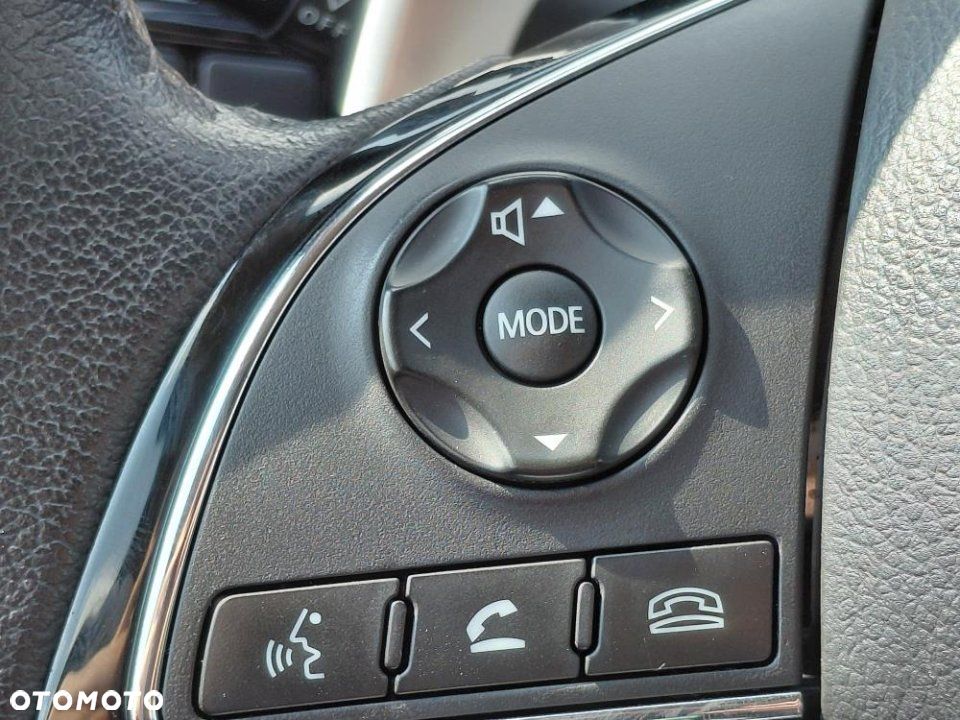Mitsubishi Outlander - 13