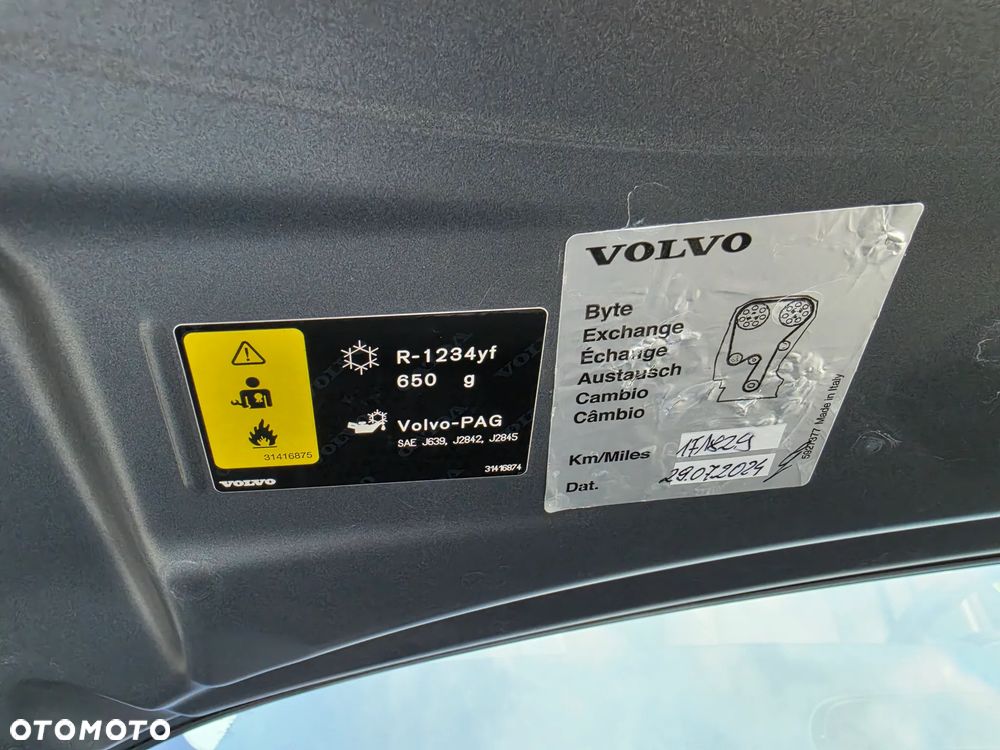 Volvo V60 D4 Momentum - 24