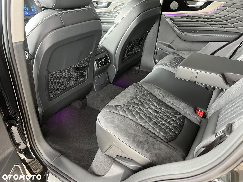 Hongqi HS5 - 23