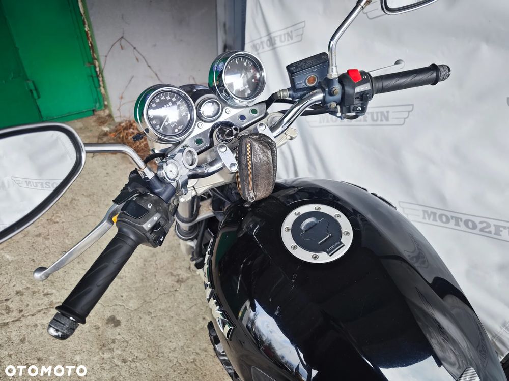 Suzuki GSX - 13
