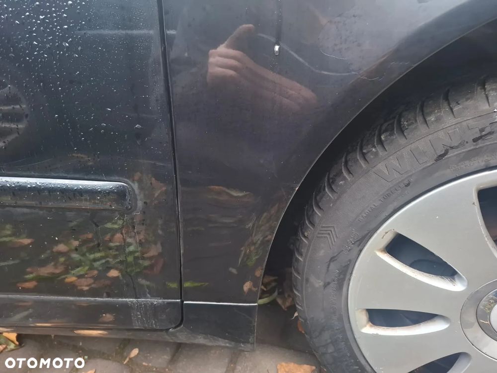 Audi A4 B7 błotnik przód przedni  prawy LY9B - 7