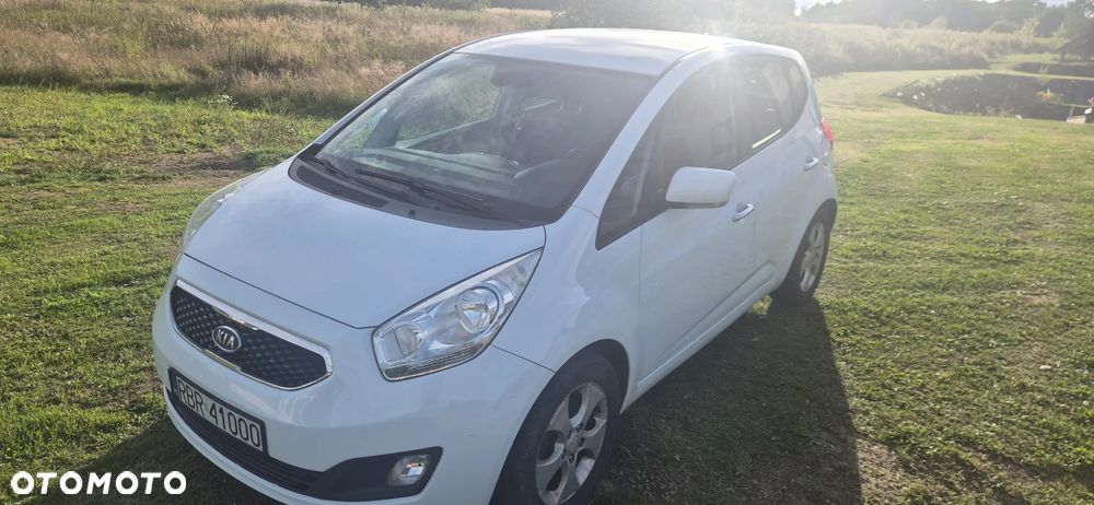 Kia Venga 2012 photo 2