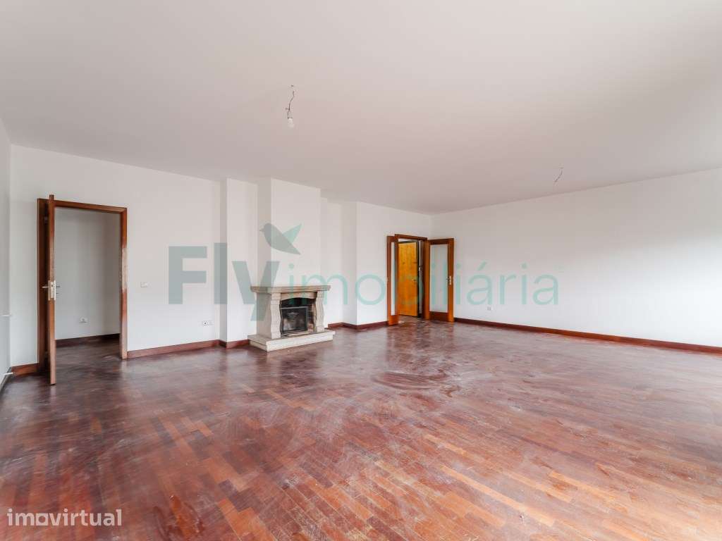 Excelente Apartamento T4 com Suite e Lugar de Garagem para 2 Carros - Grande imagem: 2/46