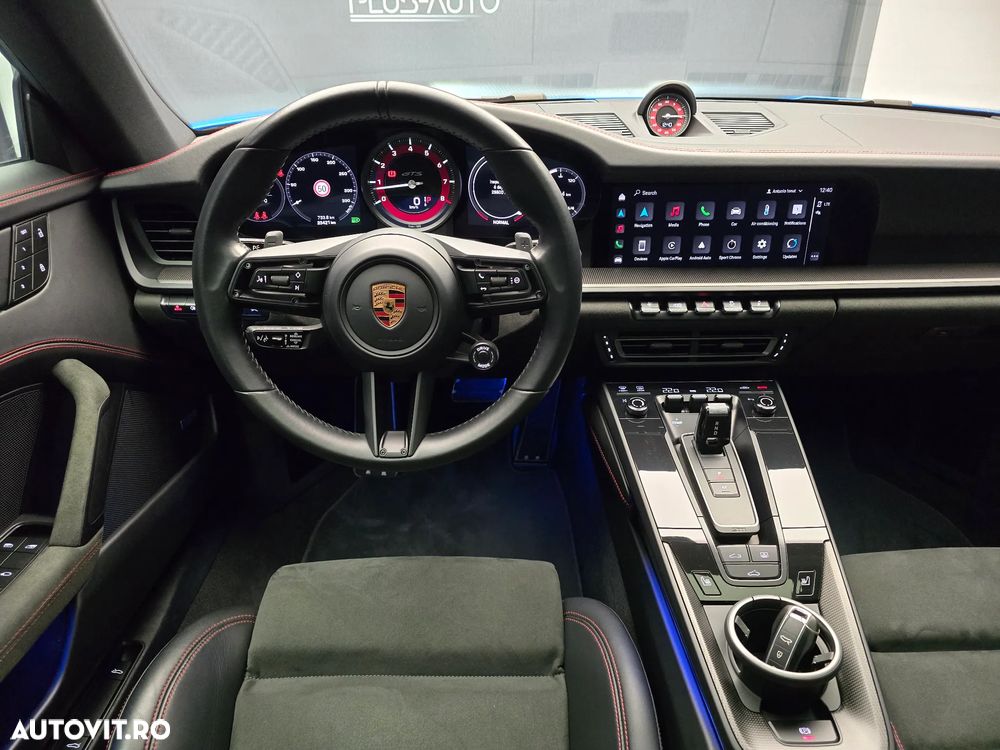 Porsche 911 4 GTS PDK - 24
