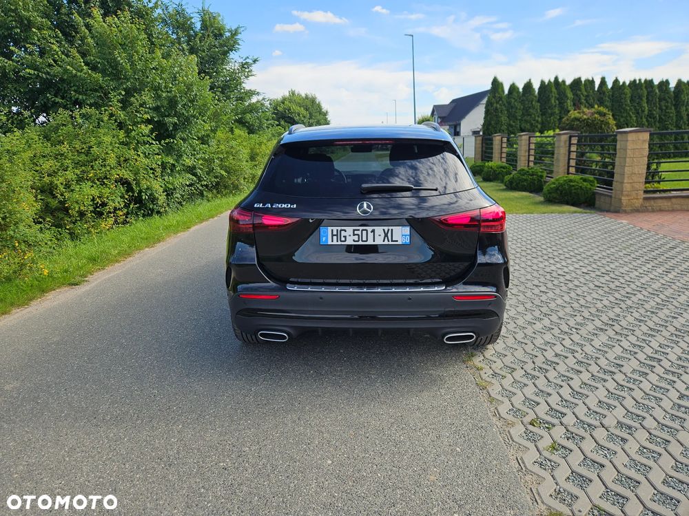 Mercedes-Benz GLA 200 d 8G-DCT AMG Line - 4