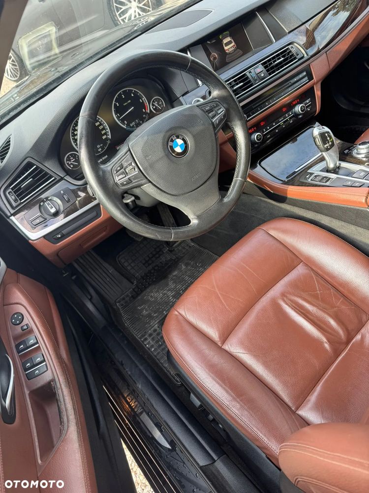 BMW Seria 5 530d xDrive Sport-Aut Modern Line - 7