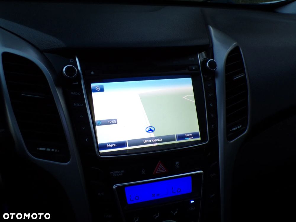 Hyundai i30 blue 1.6 CRDi Classic Navigation - 24