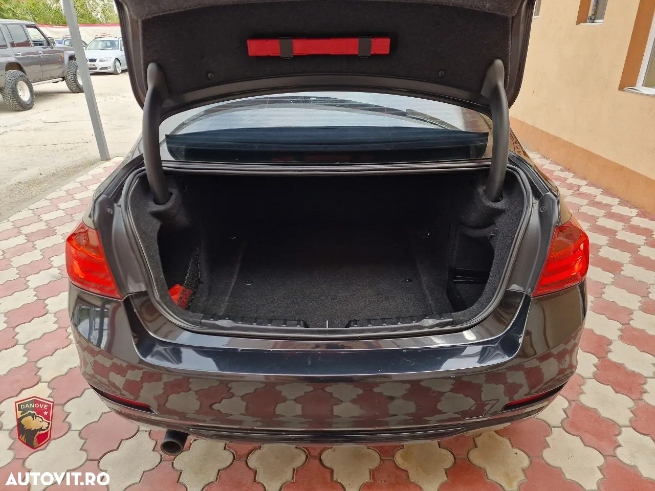 BMW Seria 3 320d Aut. Blue Performance Sport Line - 11