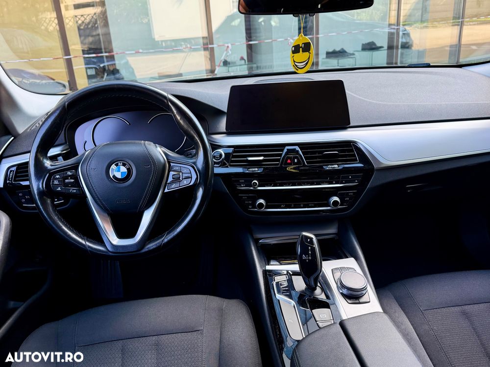 BMW Seria 5 520d xDrive Touring Aut. - 26