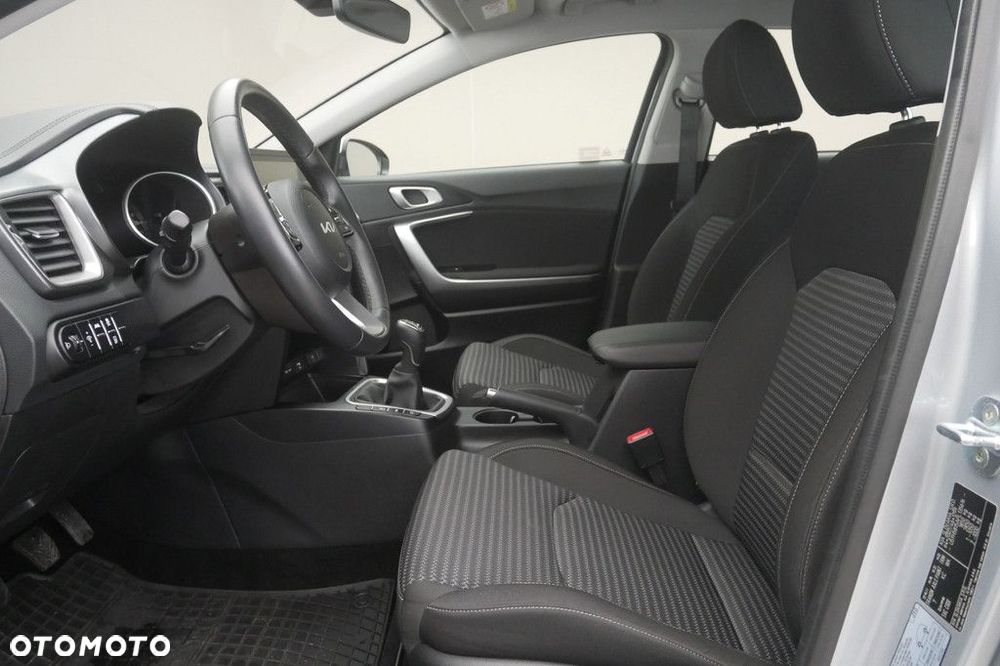 Kia Ceed 1.5 T-GDI M - 12