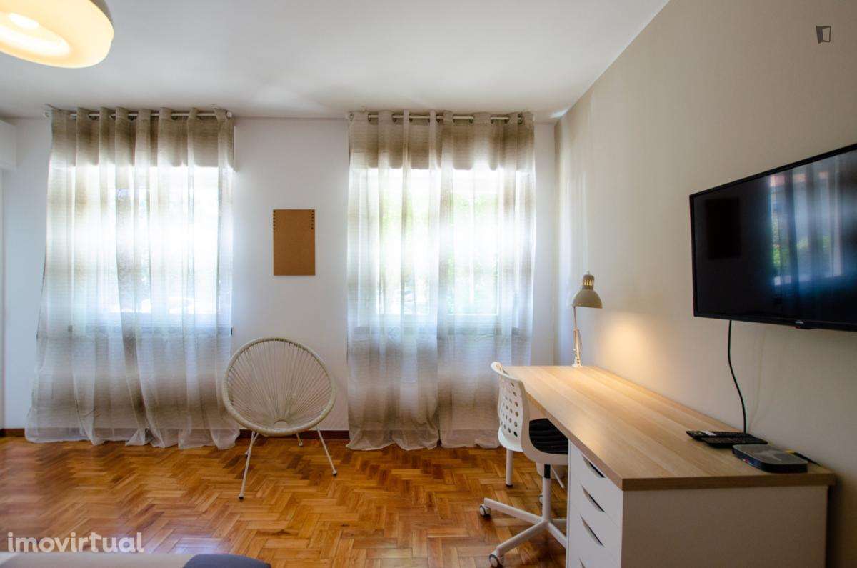 Quarto - localizado em Oeiras Lisbon - Grande imagem: 3/29