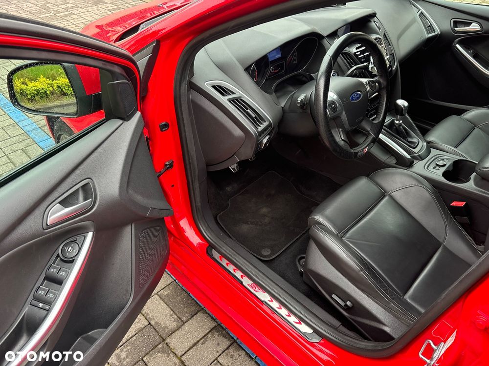 Ford Focus 2.0 EcoBoost ST mit Leder-Sport-Paket - 26