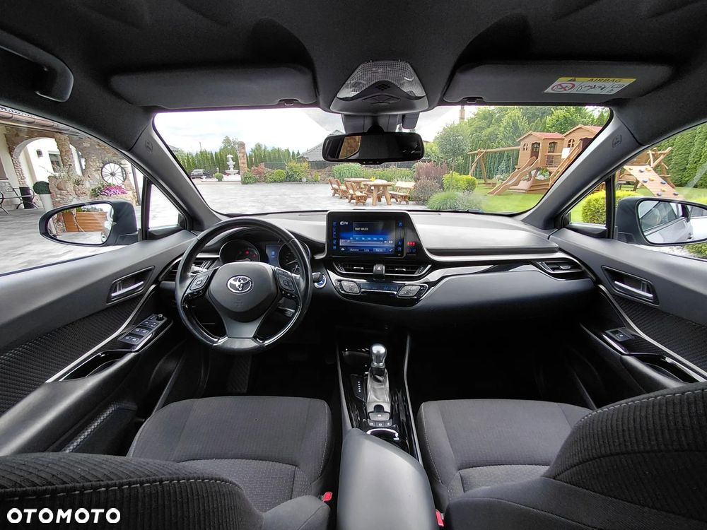 Toyota C-HR Business-Edition - 8