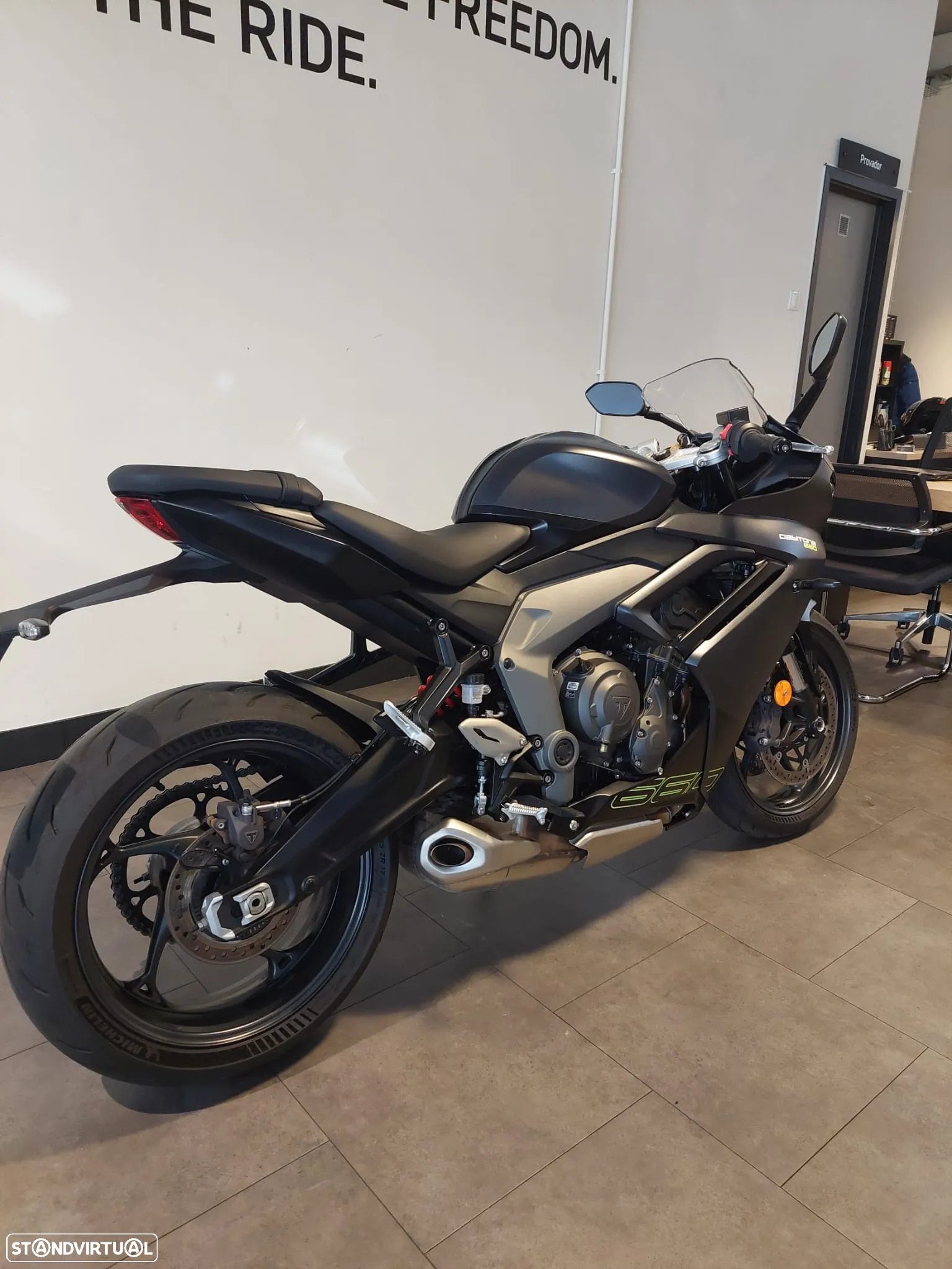 Triumph Daytona 660 - 5
