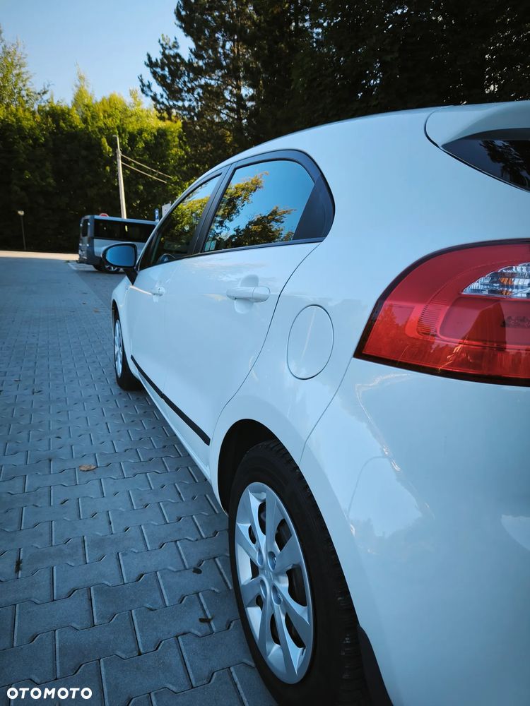 Kia Rio 1.4 L - 7