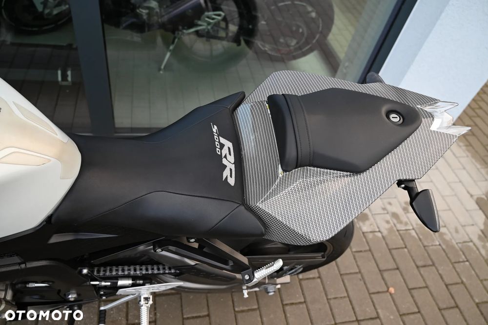 BMW S - 24